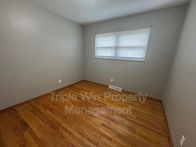 Building Photo - 10440 Gardo Ct