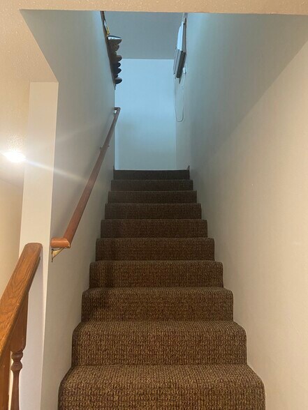 Building Photo - 1008 Dano Cir