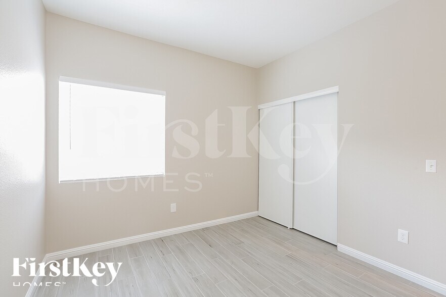 Building Photo - 1669 Shifting Winds St