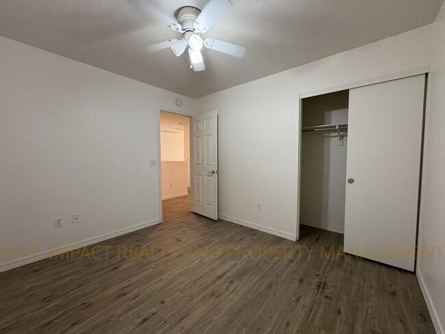 Building Photo - 1133 S Pantano Overlook Dr