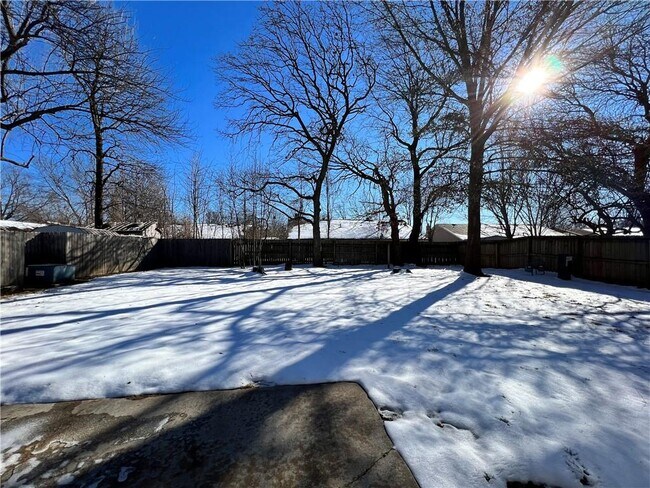 Building Photo - 603 N 37th Pl