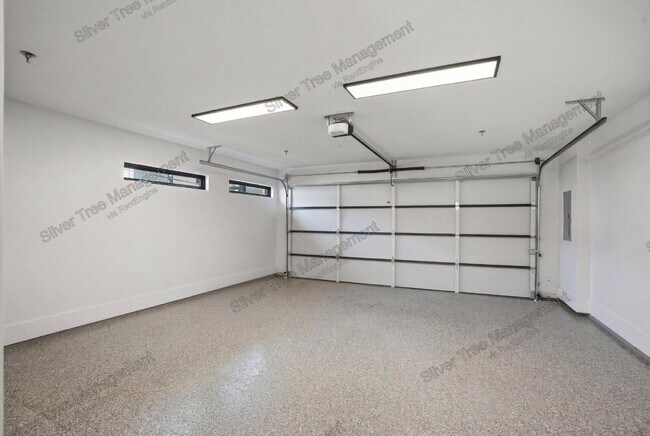 Building Photo - 4520 Cabell Dr