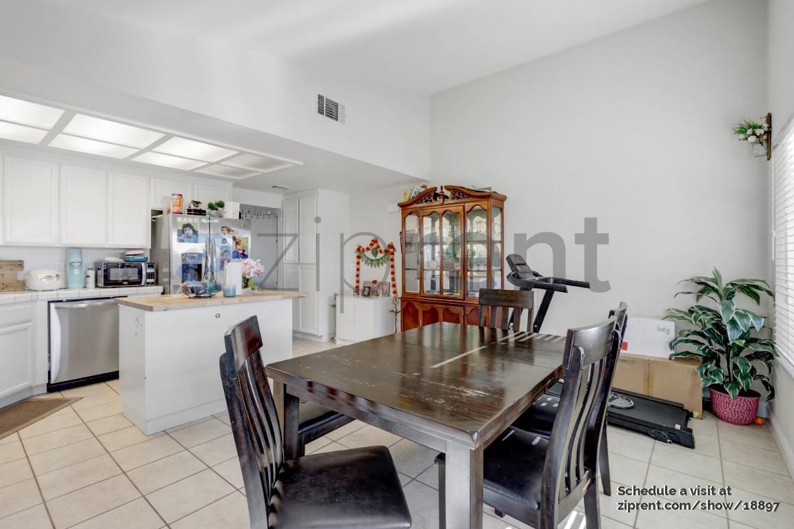 Building Photo - 4533 Silvercrest Way