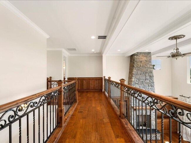 Building Photo - Stunning Tumalo Home on 3.21 Acres with Ca...