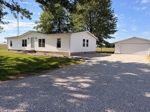 Building Photo - Country Charm Meets Convenience!