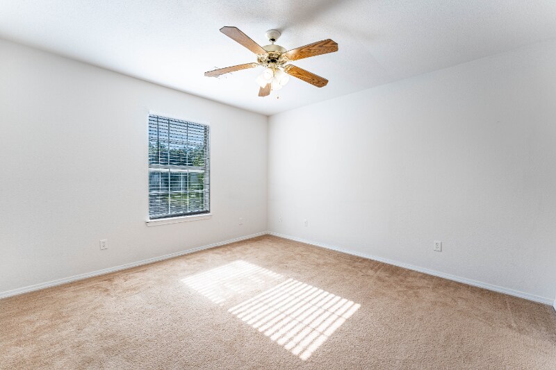 Building Photo - 2402 S 16th St