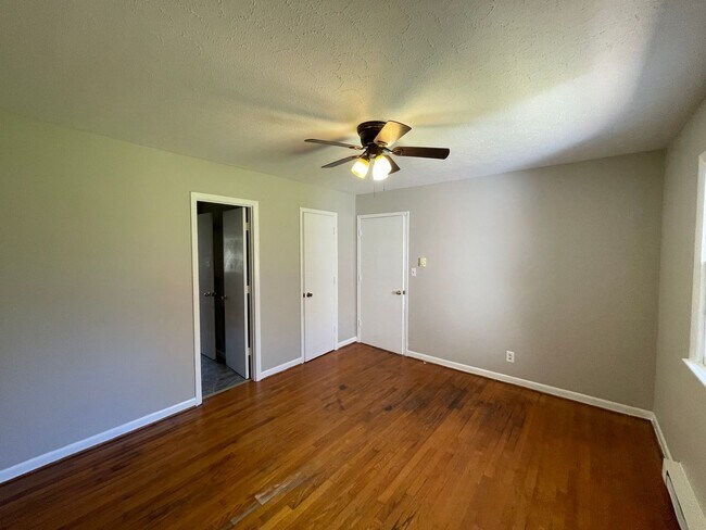 Building Photo - SHJ297-605 Lark Drive