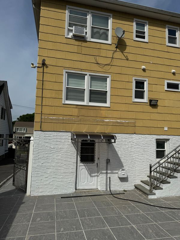 Building Photo - 247 Mile Square Rd