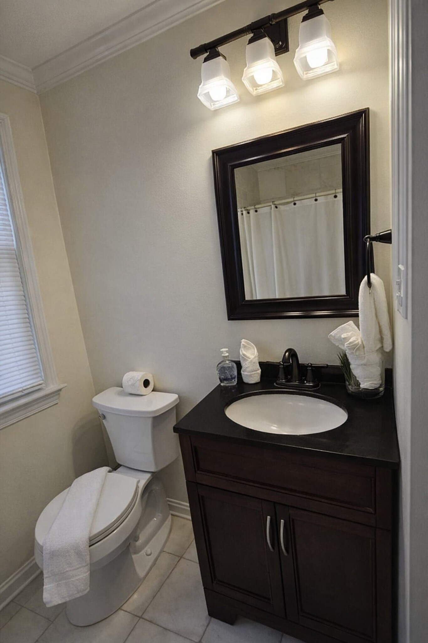 Building Photo - 321 Senate Ct