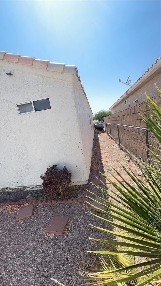Building Photo - 3434 Mineral Park Dr