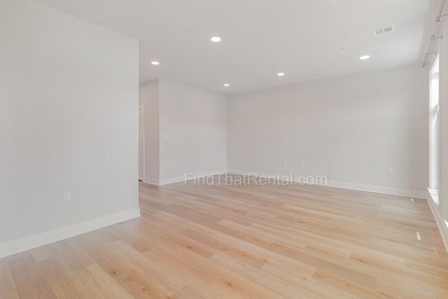 Building Photo - Newly Built Home w Large Island in Open Kitchen Design, 2-Car Garage, Bedroom-Level Laundry, Gas ...