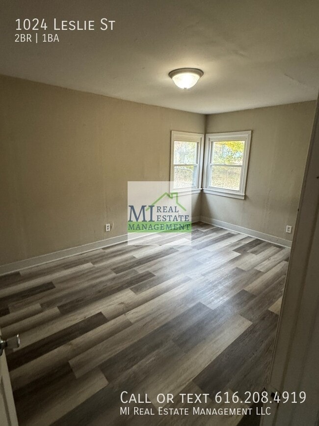 Building Photo - 1024 Leslie St