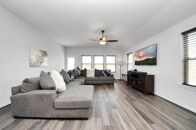 Building Photo - 7009 Terra Ln