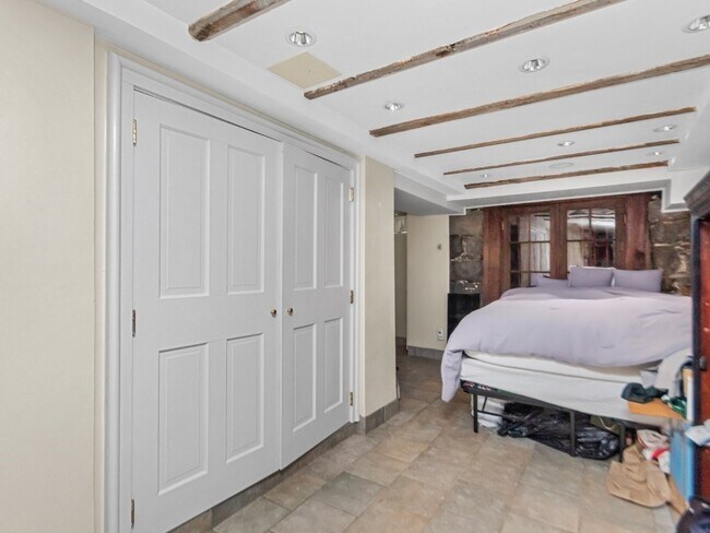 Building Photo - 247 Bunker Hill St