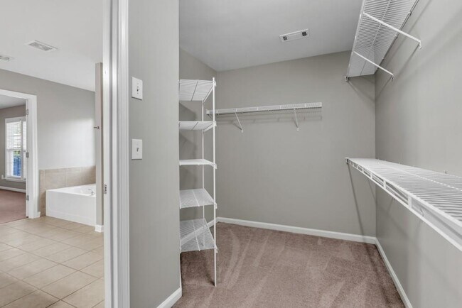 Building Photo - 701 Courageous Ct