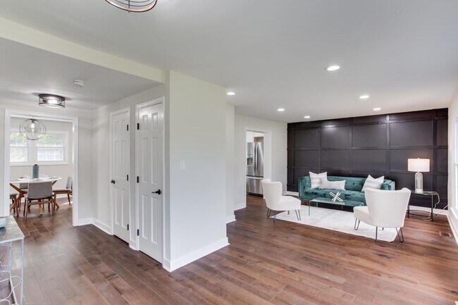Building Photo - Fabulously Renovated 4 Bedroom, 3.5 Bathroom Home In Close in Potomac!!