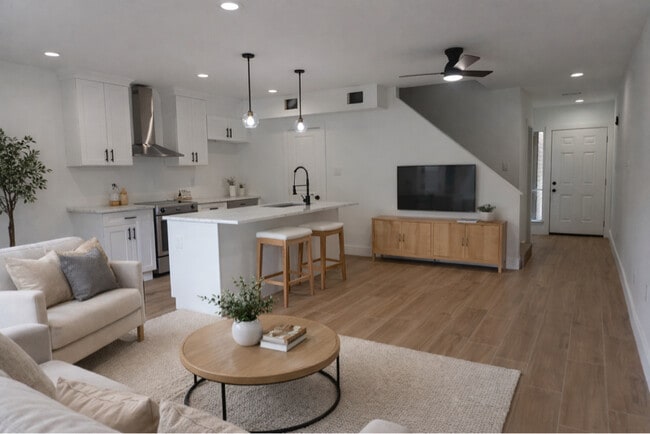 Building Photo - 11840 Barryknoll Ln