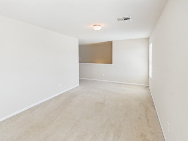 Building Photo - 3319 Apple Dale Dr