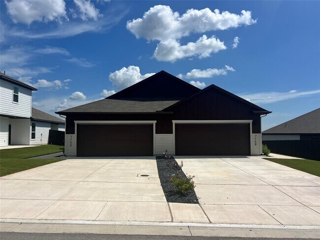 Building Photo - 775 Staglin St