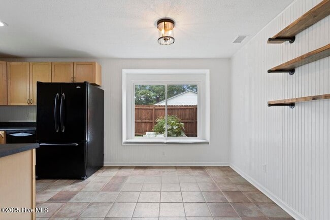 Building Photo - 122 Silver Leaf Dr
