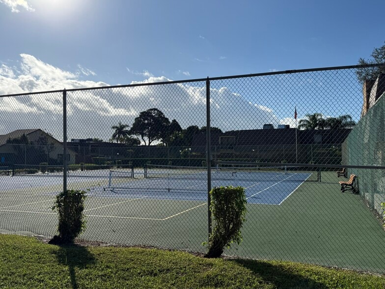 Tennis court - 373 Springdale Cir