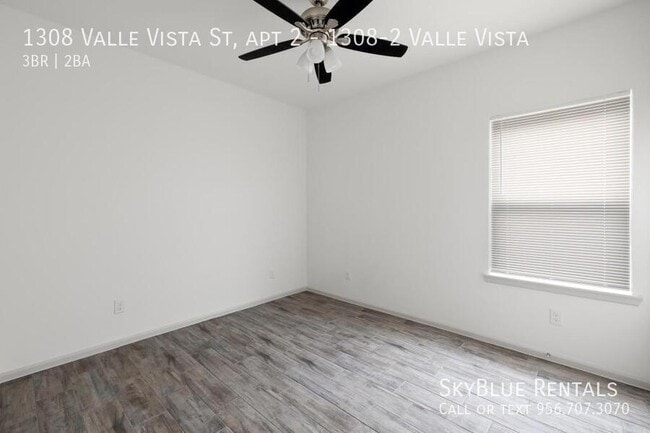 Building Photo - 1308 Valle Vista St
