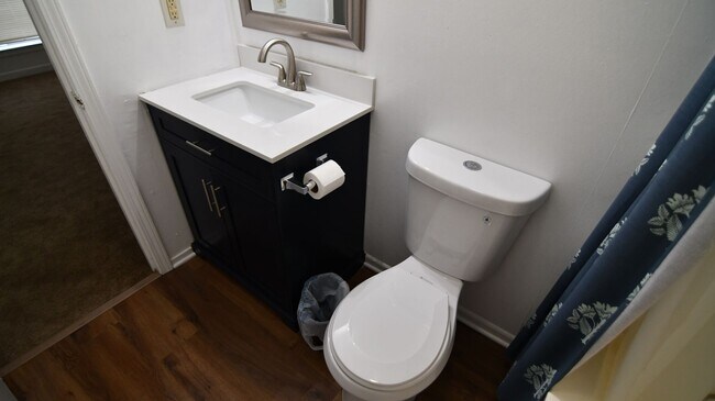Building Photo - Charming 2-bedroom, 2.5-bathroom home located in Baton Rouge