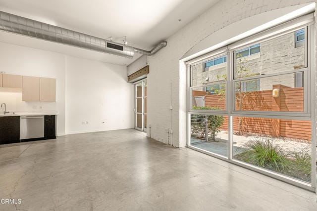 Building Photo - 527 Molino St