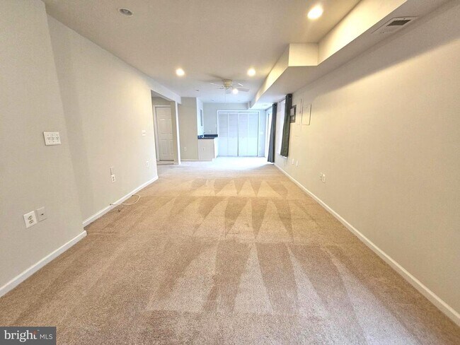 Building Photo - 1969 Peachtree Ct