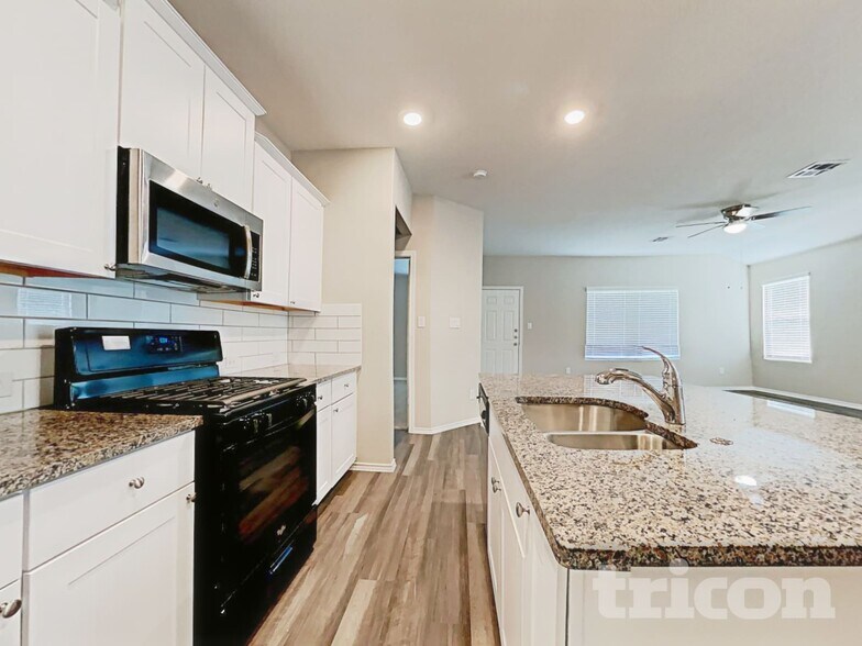 Building Photo - 4014 Stanley Park