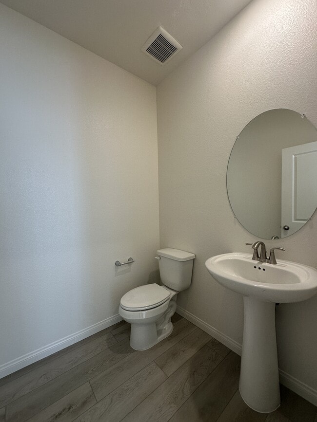 Building Photo - 9125 Rivington Ave