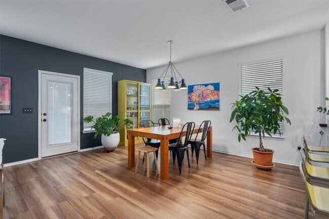 Building Photo - 6408 Wagon Spring St