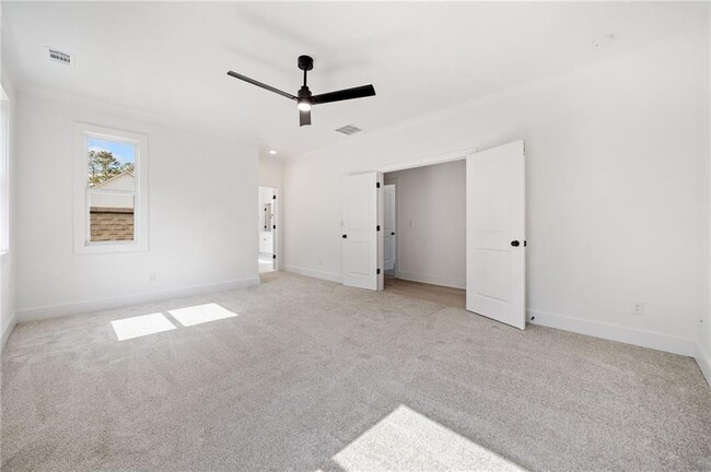 Building Photo - 4176 Shallowford Rd