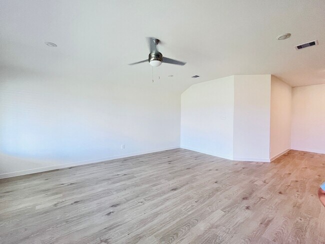 Building Photo - 30634 Windermere