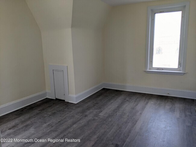 Building Photo - 120 Plainfield Ave