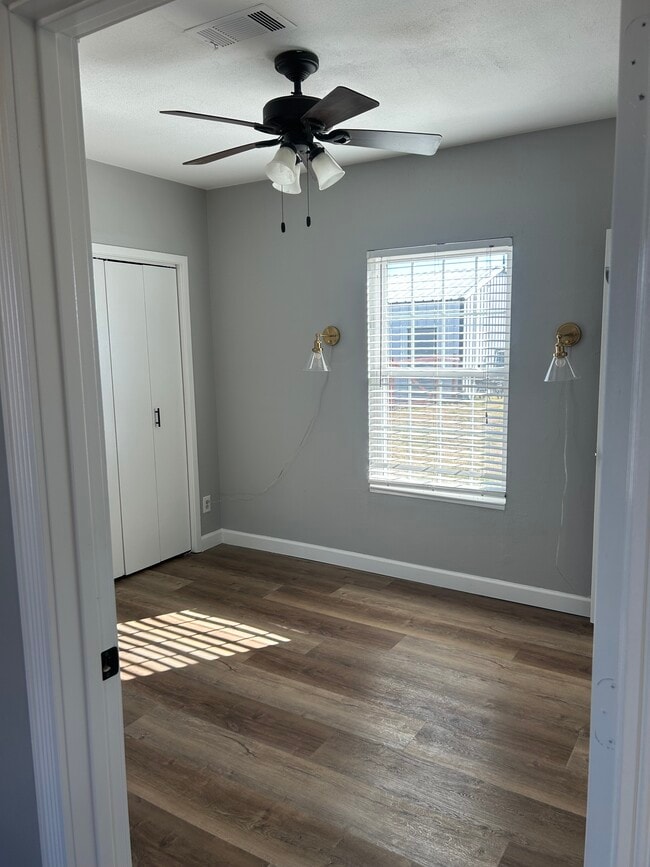 Building Photo - 3119 Belz Rd