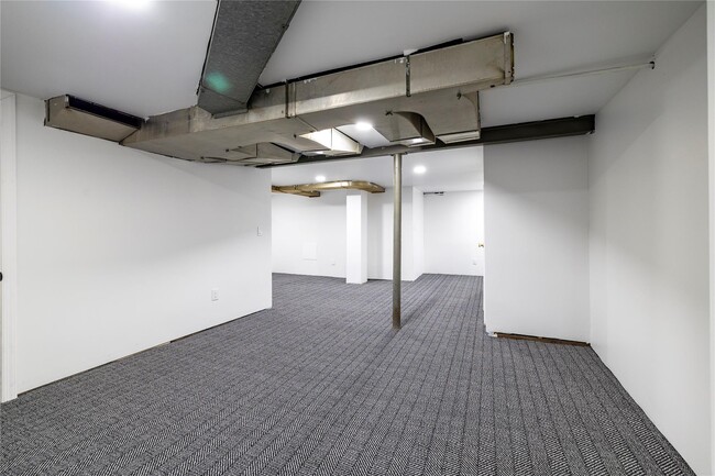 Building Photo - 66 Nassau St