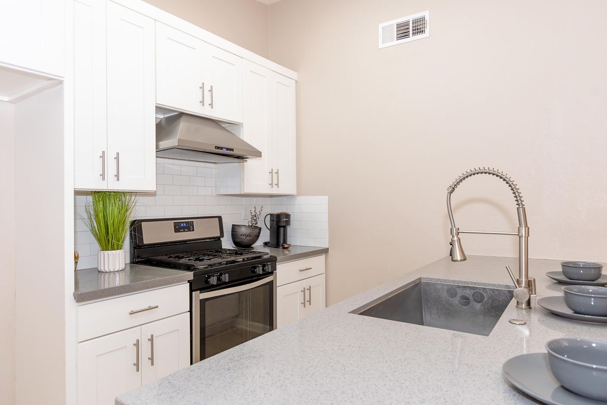 Building Photo - 4034 E Ave R