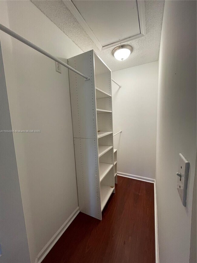 Building Photo - 14124 SW 121st Pl
