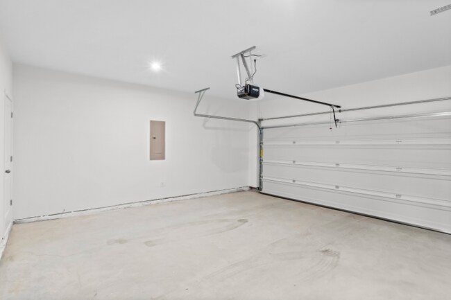 Building Photo - 912 Colton Dr