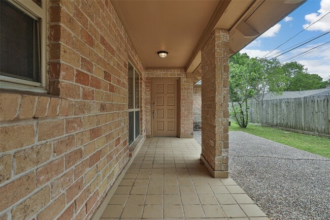 Building Photo - 2706 Stetson Ln