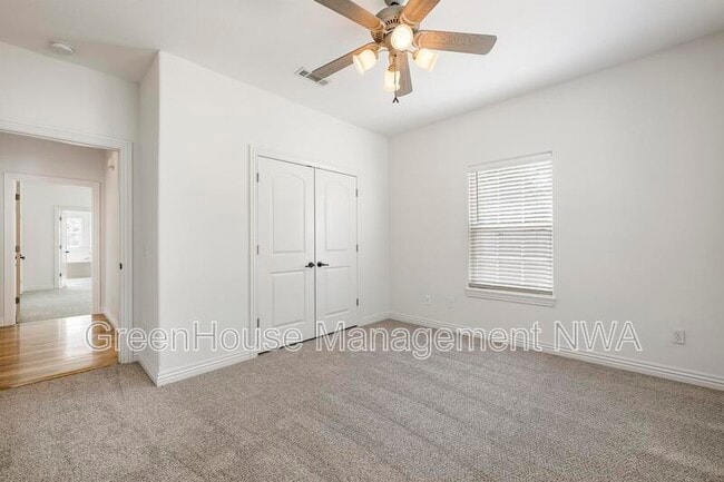 Building Photo - 4003 SW Hawthorne Pl