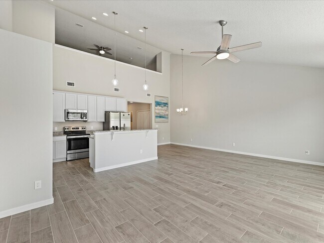 Building Photo - 719 Simeon Dr