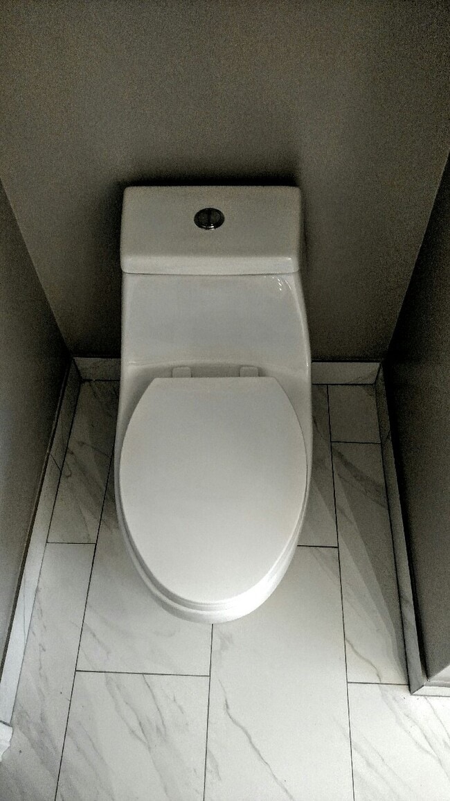 Water saving Toilets - 5835 Tellefson Rd
