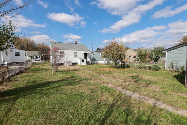 Building Photo - 1507 N 30th St