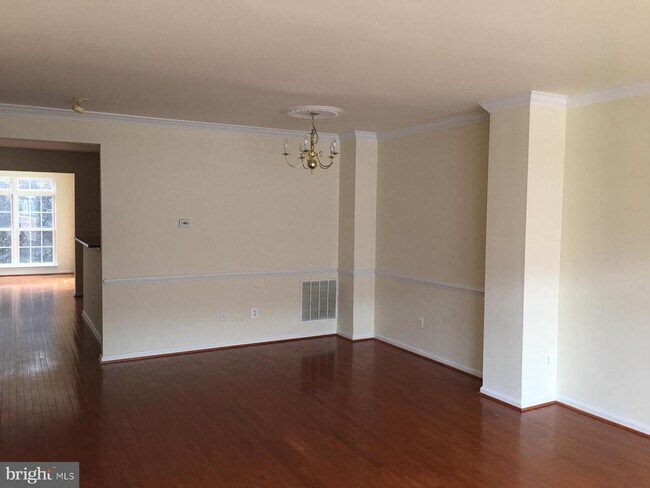 Building Photo - 24656 Kings Canyon Square