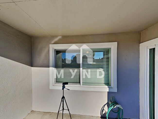 Building Photo - 6500 Country Club Dr Apt 1