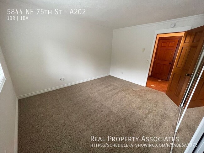 Building Photo - Pet Friendly 1 bed condo (incl:WSG + 1 par...