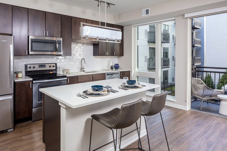 Primary Photo - Ceylon