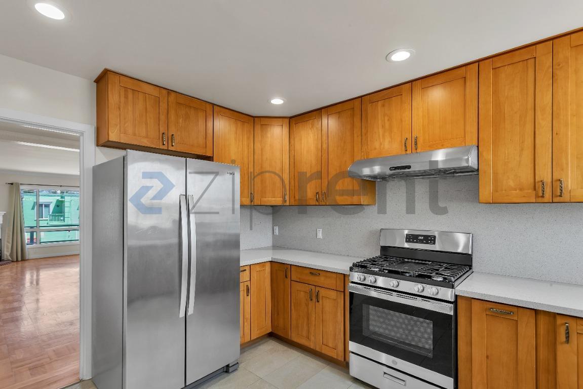 Building Photo - Unit